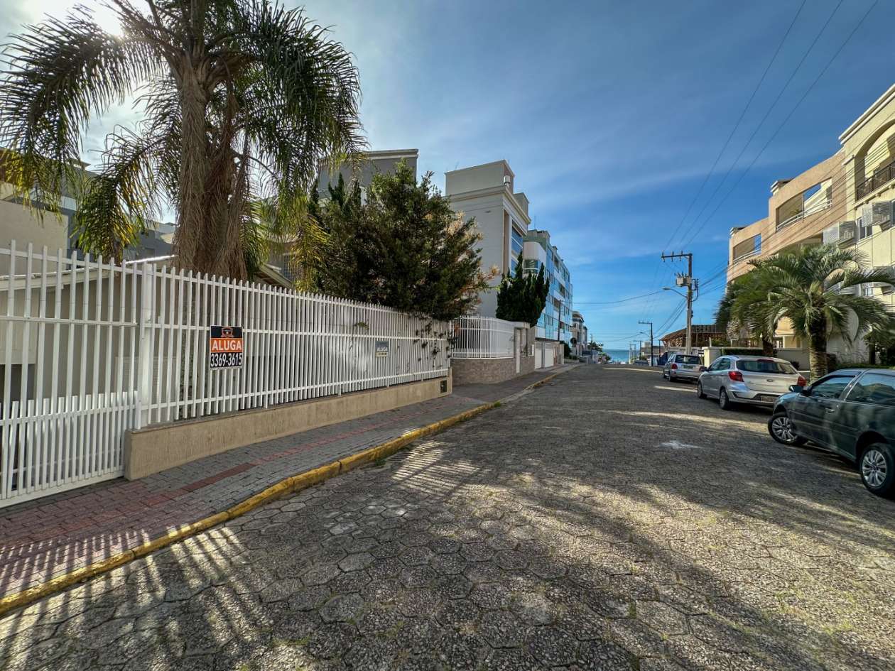 Casa 4 dormitórios ou + - A24 - imagem 2