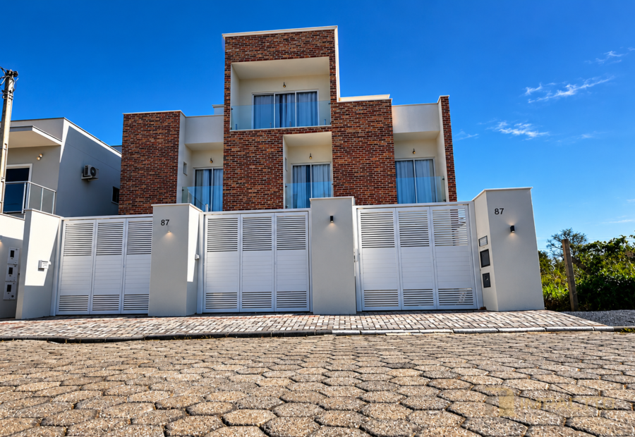 Lindo Triplex Mobiliado e Decorado em Mariscal